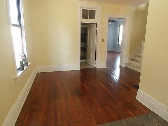 3rd image of 1316 Elam St