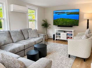 (Undisclosed Address), Westhampton, NY 11977