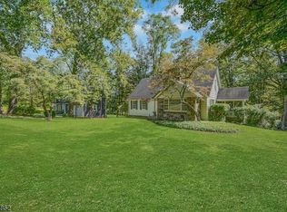 17 E Main St, Mendham, NJ 07945