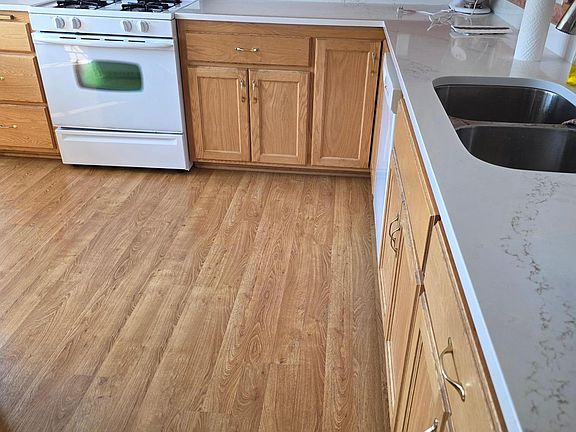 2nd image of 820 Shady Ridge Ln