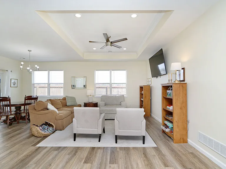 1812 Sutter Woods Rd — Photo 18