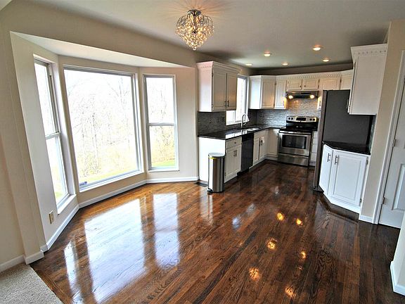 5th image of 3182 McCowan Dr