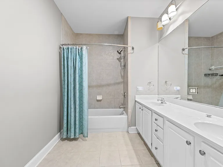 655 S Riverside Dr #104 — Photo 11