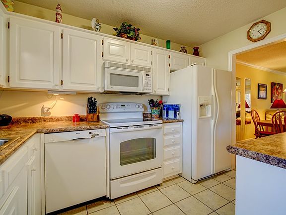 3rd image of 329 Sunridge Dr