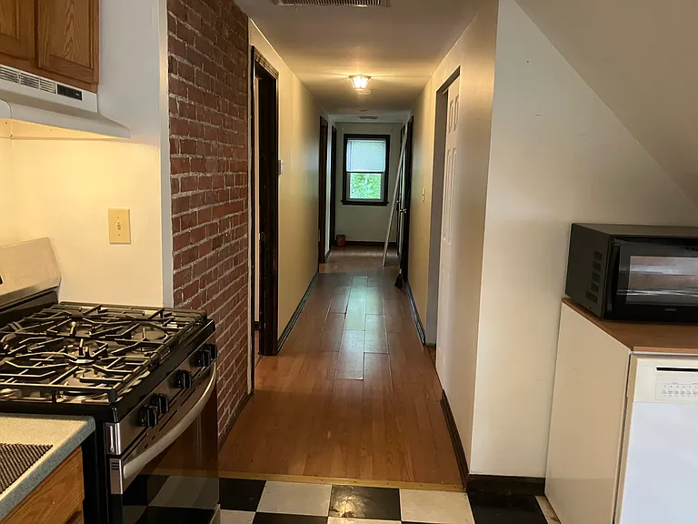 262 Ashland Ave #5 — Photo 4