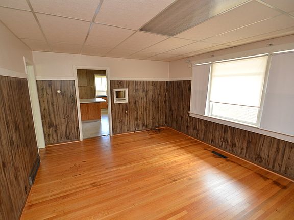 3rd image of 811 E Coatsville Ave