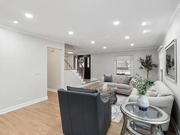 5th image of 4115 Applewood Ln