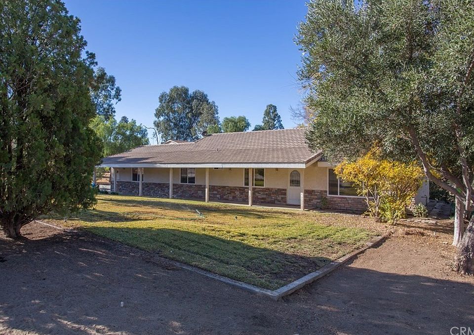 1st image of 22385 Wybenga Ln