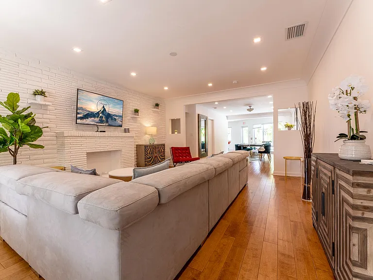 7611 Coquina Dr — Photo 10