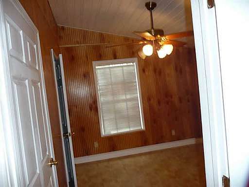 4th image of 4375 Diane Dr
