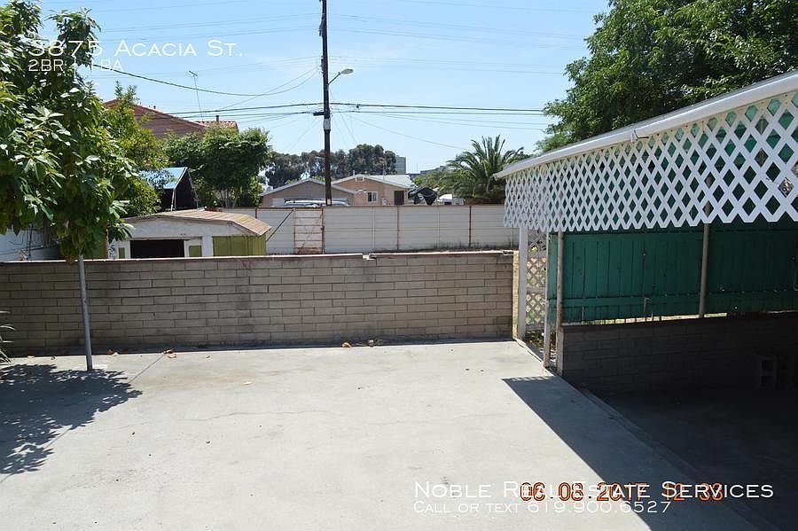 1st image of 3875 Acacia St