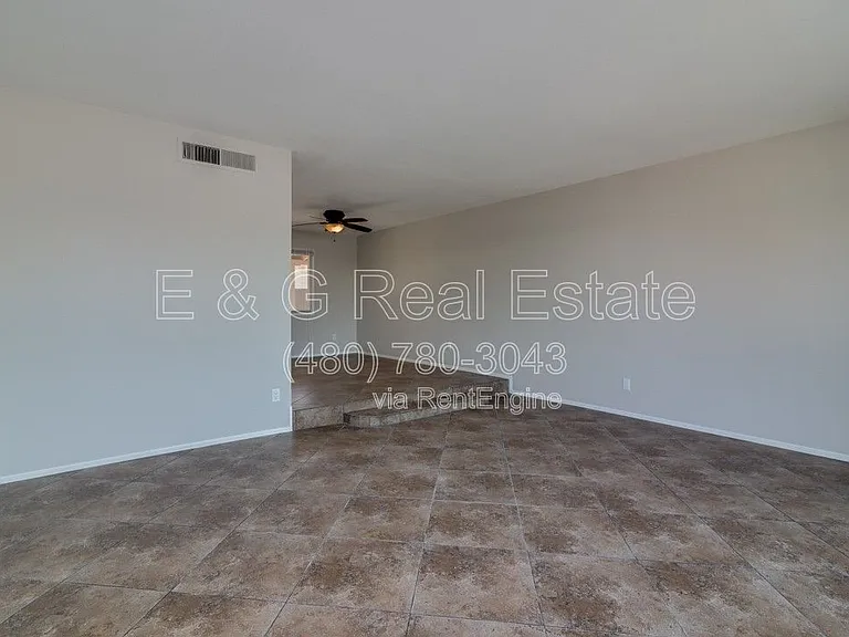 137 E Riviera Dr — Photo 4