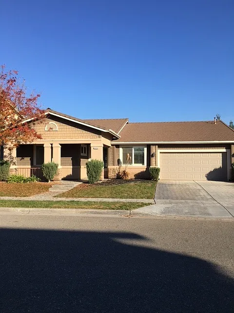 5658 N La Paz Ave photo 1