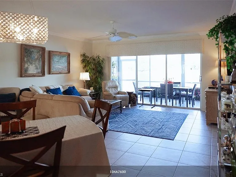 6270 Bellerive Ave #303 — Photo 10