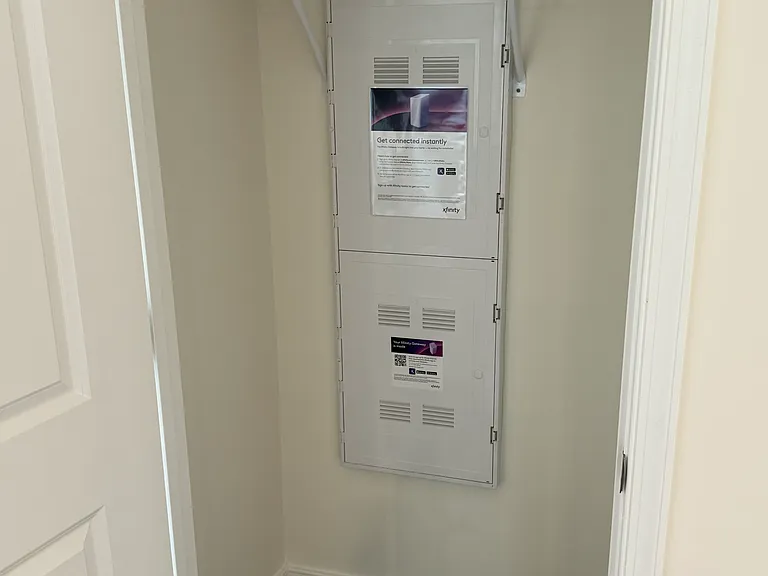College Park Apartments — Photo 29