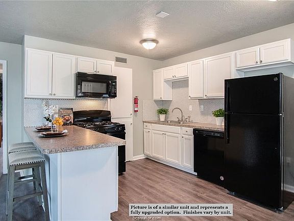 4th image of 3300 S College Ave APT A1