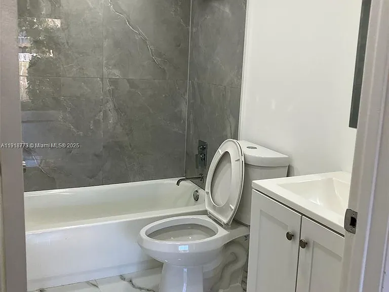 5200 NW 31st Ave #40 — Photo 10
