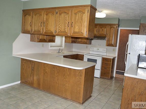 4th image of 2965 Springwood Ln