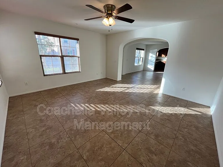 235 Paseo Gregario — Photo 6