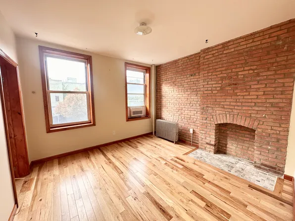 289 Columbia Street image 2 of 15