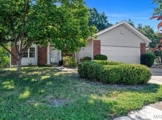 16306 Westglen Farms Ct, Ballwin, MO 63011