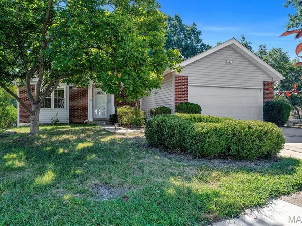 16306 Westglen Farms Ct, Ballwin, MO 63011