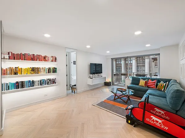 132 E 35th St #5D, New York, NY 10016