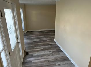 2120 Stoneoak Dr, Lawrenceville, GA 30043