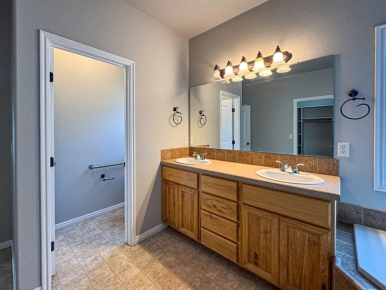 1223 W Cobblefield Ct — Photo 18