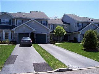 2nd image of 31 Willow Wood Dr