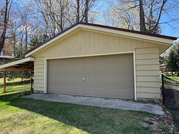 3rd image of 7985 Rainbow Rd