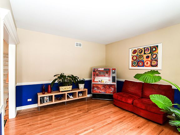 3rd image of 270 N La Londe Ave