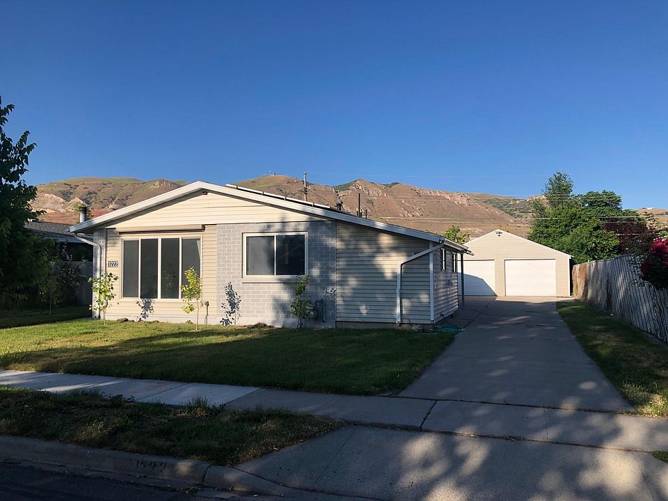 1st image of 1222 N Nocturne Dr