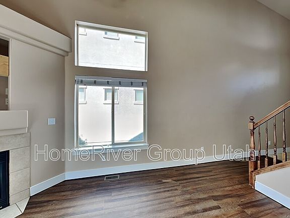 5th image of 2579 N Garden Dr