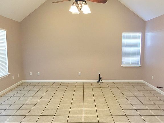 3rd image of 109 Cypress Grove Dr
