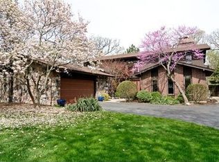 393 N Shady Ln, Elmhurst, IL 60126