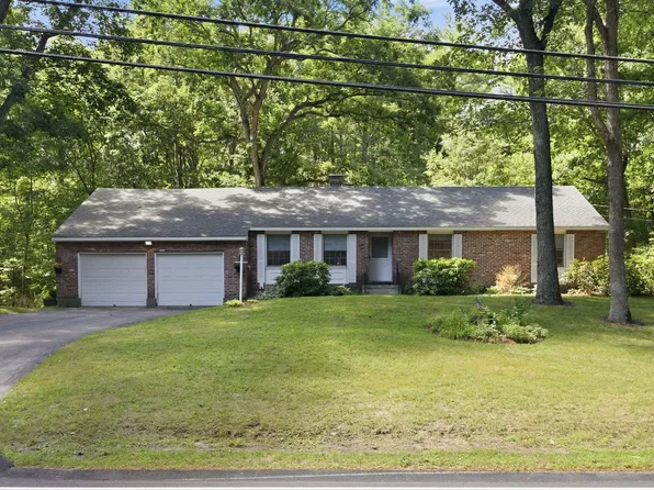 81 Warren Rd, Townsend, MA 01469