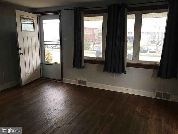 2nd image of 108 Meadowbrook Ave
