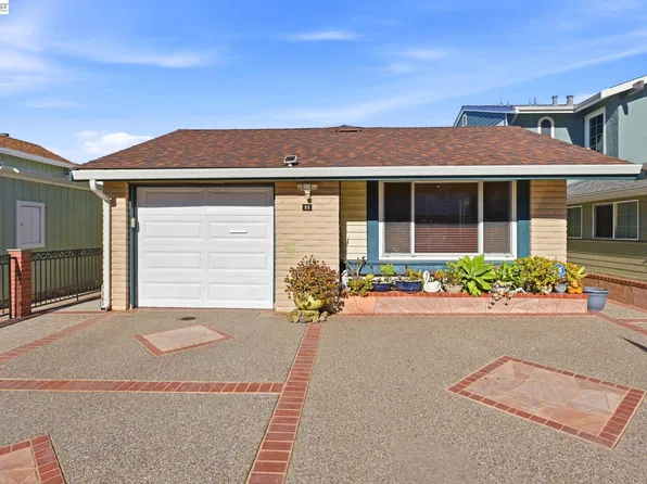 22 John Glenn Cir, Daly City, CA 94015