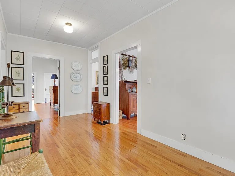 221 Walnut St — Photo 23