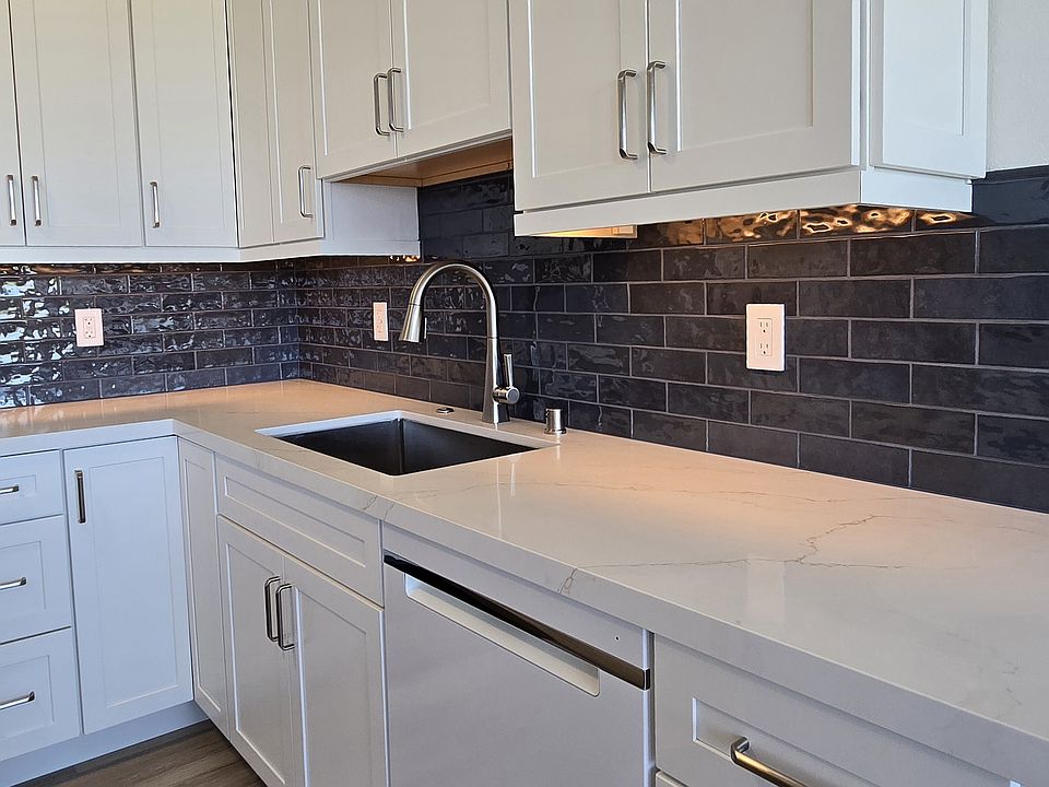 Large Basin Sink, High Efficiency Dishwasher & under-cabinet Lighting