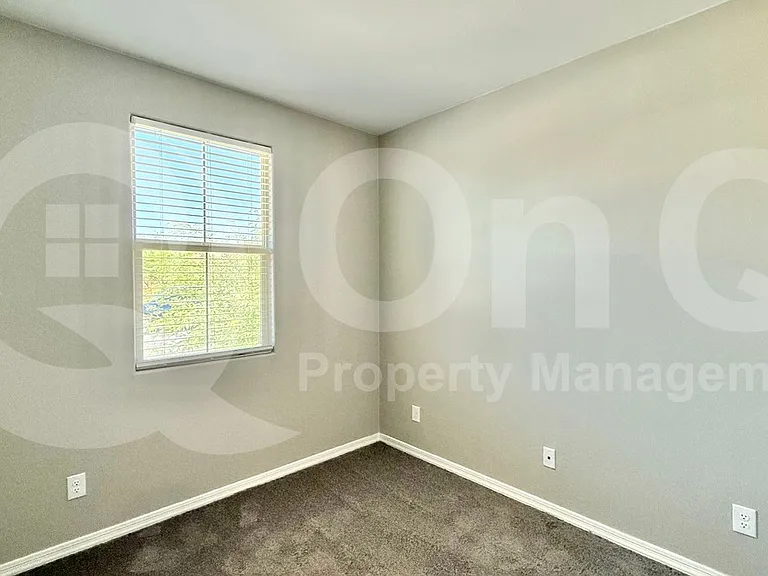 15711 W Monroe St — Photo 9