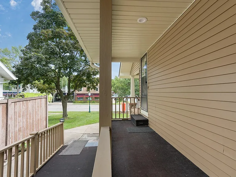 817 N Main St #B — Photo 22