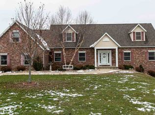 17475 Alan Jackson Dr, Dubuque, IA 52002