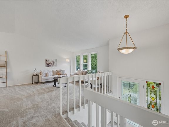 4th image of 2066 Jefferson Avenue