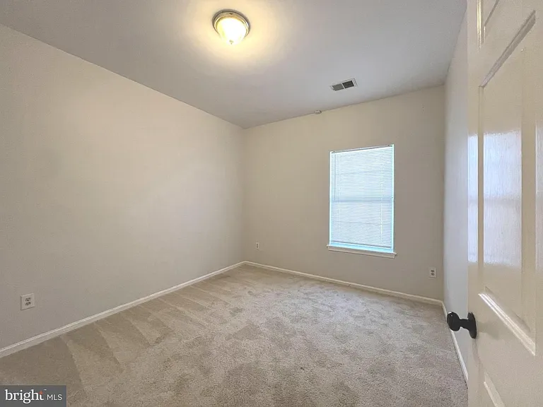 1439 Nestlewood Ct — Photo 21