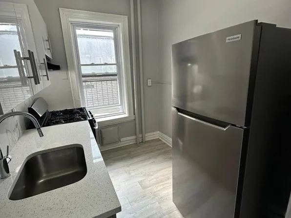 319 Summit Avenue image 1 of 11