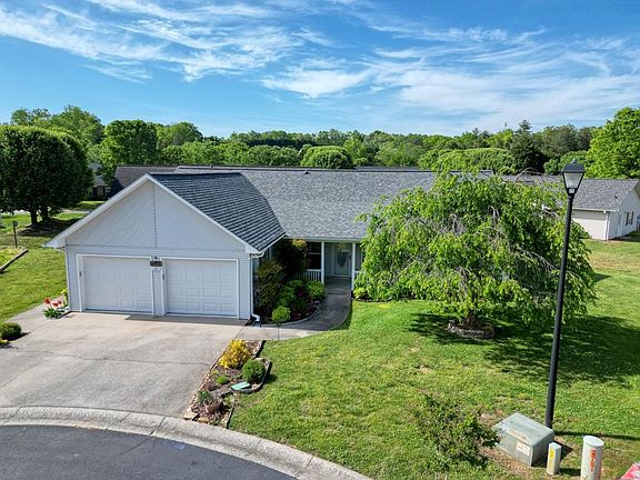 4th image of 15 Westward Ln