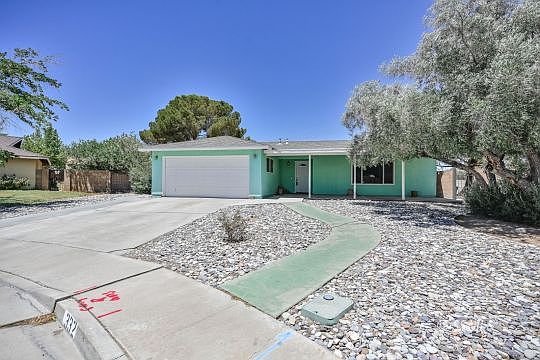 1st image of 332 Iowa Ct