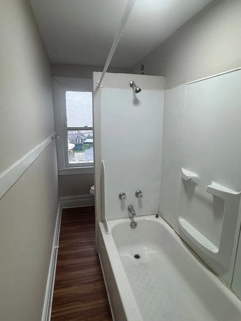 3 bed, 1302 sqft, $1,550 — Photo 2
